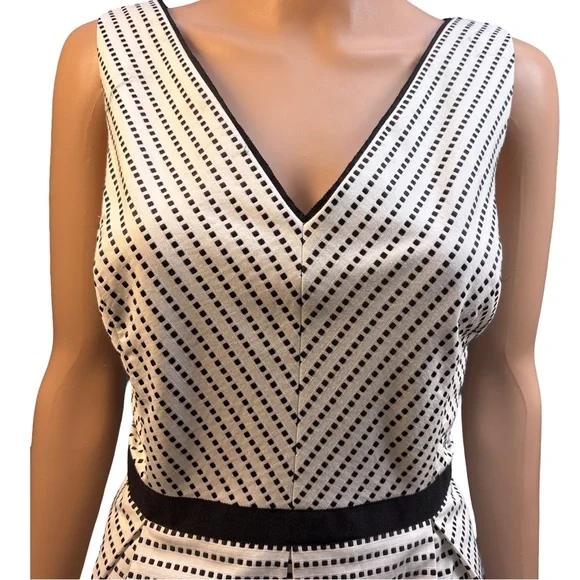 White House Black Market Black and White Patterned Dress Size 14 NWT - Picture 2 of 6